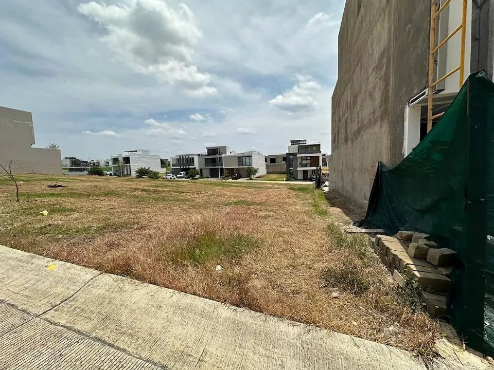 Foto 4 de Terreno en venta en Valle Imperial, Zapopan