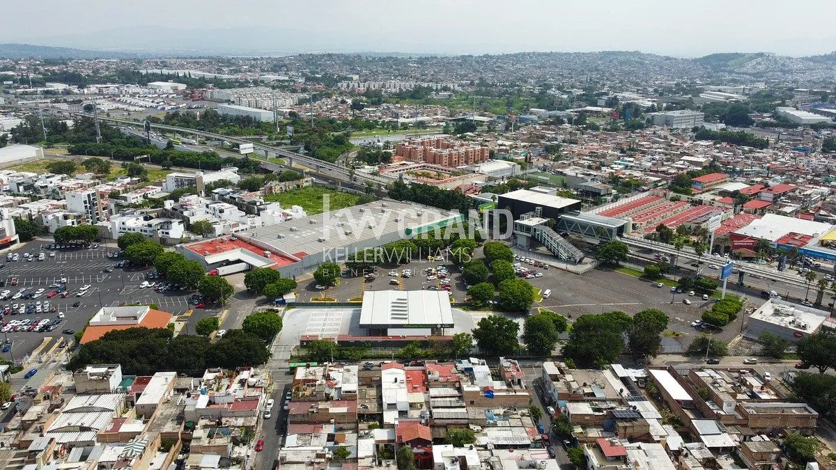 Foto 6 de Terreno Comercial en Renta 4,208 m2 | Sam's Club Tlaquepaque