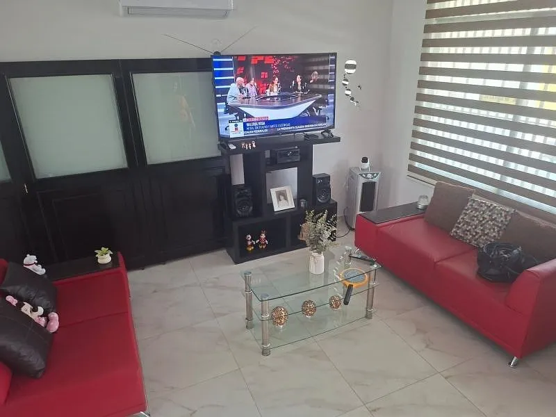 Foto 2 de Casa en Venta en Jardines de Santa Anita.