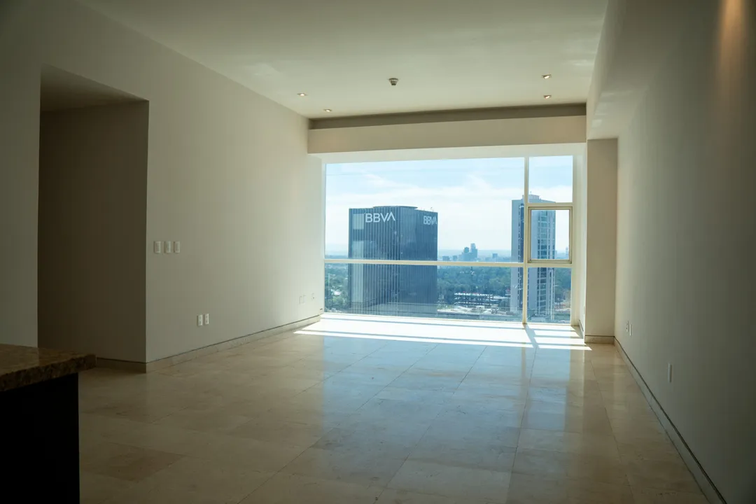 DEPARTAMENTO VENTA TORRE VIDA ANDARES REMODELADO