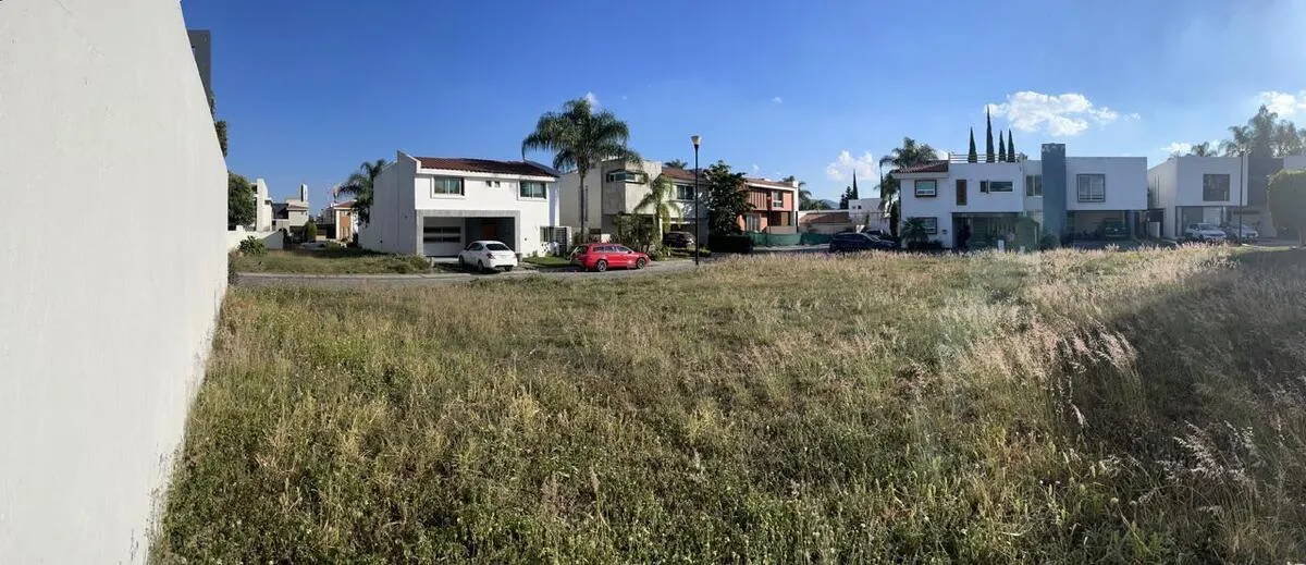 Foto 6 de Terreno en Venta en Fracc El Manantial - Paseo del Bosque 54
