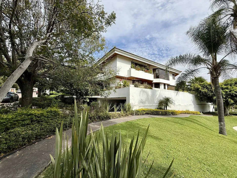 Residencia en Venta - Lomas del Bosque