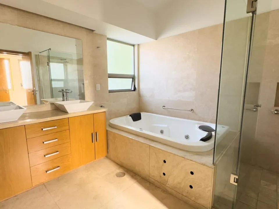 Foto 6 de RESIDENCIA EN LAS CAÑADAS, ZAPOPAN, DENTRO DE COTO EXCLUSIVO