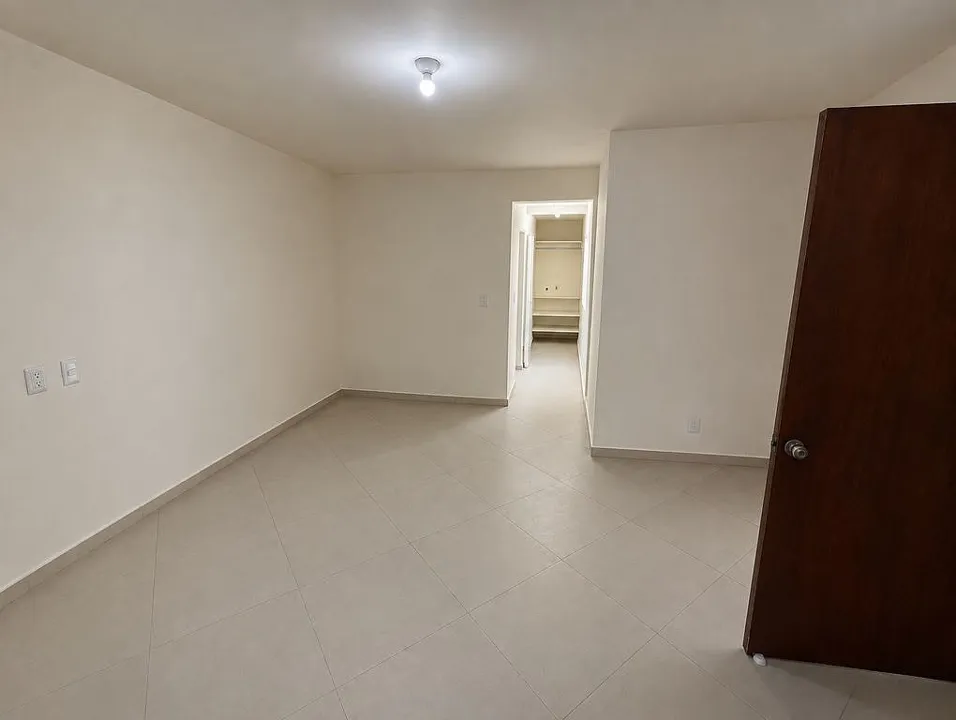 Foto 7 de Casa con Local Comercial en Venta en Centro de Ciudad Guzmán | Av. Reforma