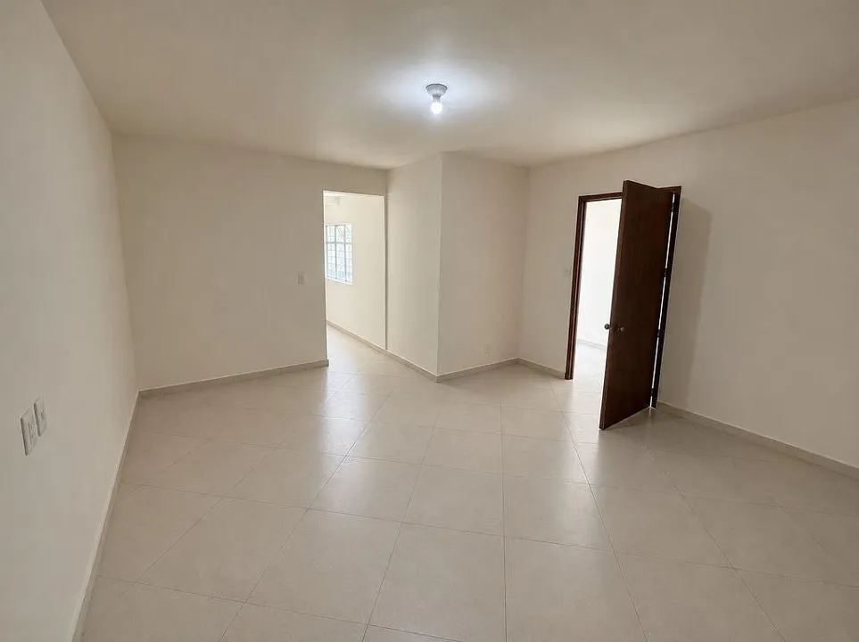 Foto 9 de Casa con Local Comercial en Venta en Centro de Ciudad Guzmán | Av. Reforma