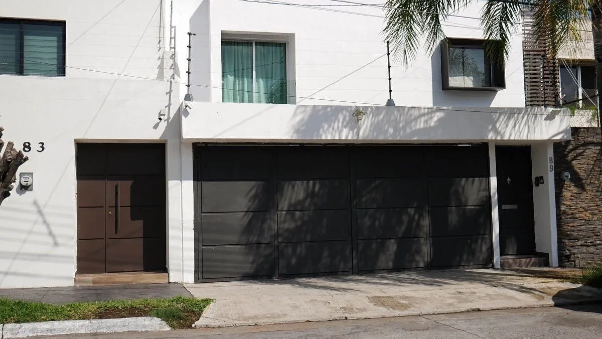 CASA EN VENTA EN JARDINES VALLARTA