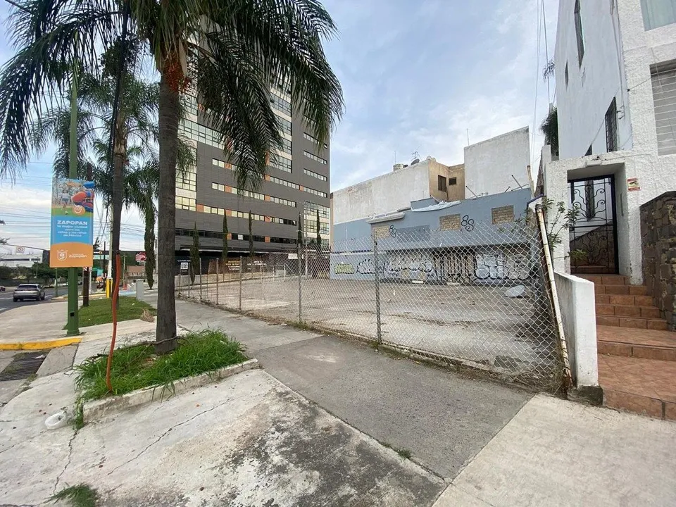 Terreno comercial en venta en Altamira Zapopan |en esquina sobre Av. Américas