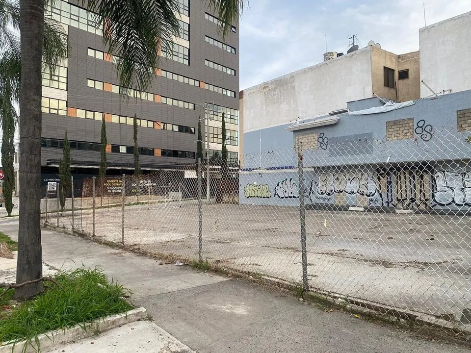 Foto 4 de Terreno comercial en venta en Altamira Zapopan |en esquina sobre Av. Américas