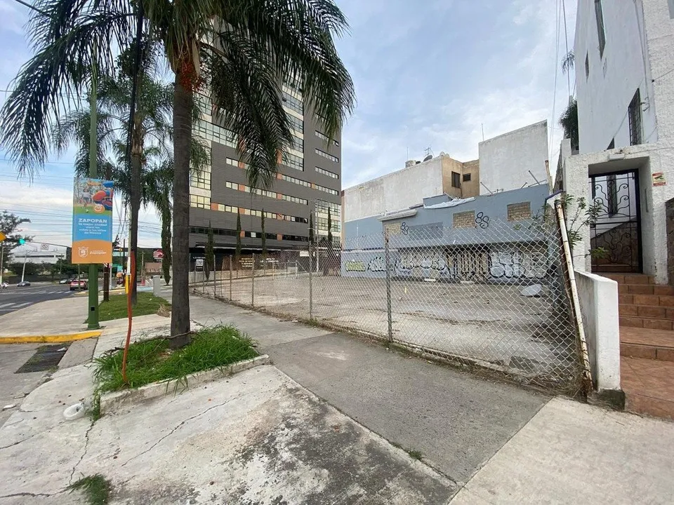 Foto 5 de Terreno comercial en venta en Altamira Zapopan |en esquina sobre Av. Américas