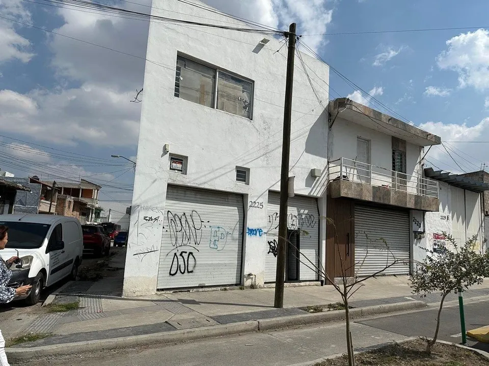 Foto 3 de Bodega en renta Paraísos del Colli.!