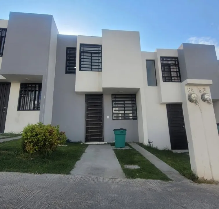Casa en venta en Prolongación Manuel López Cotilla, Pedregal del Bosque, San Pedro Tlaquepaque
