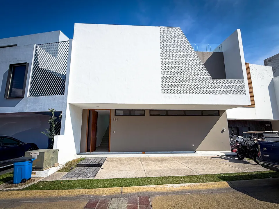 Residencia en venta en Valle Imperial coto Romano