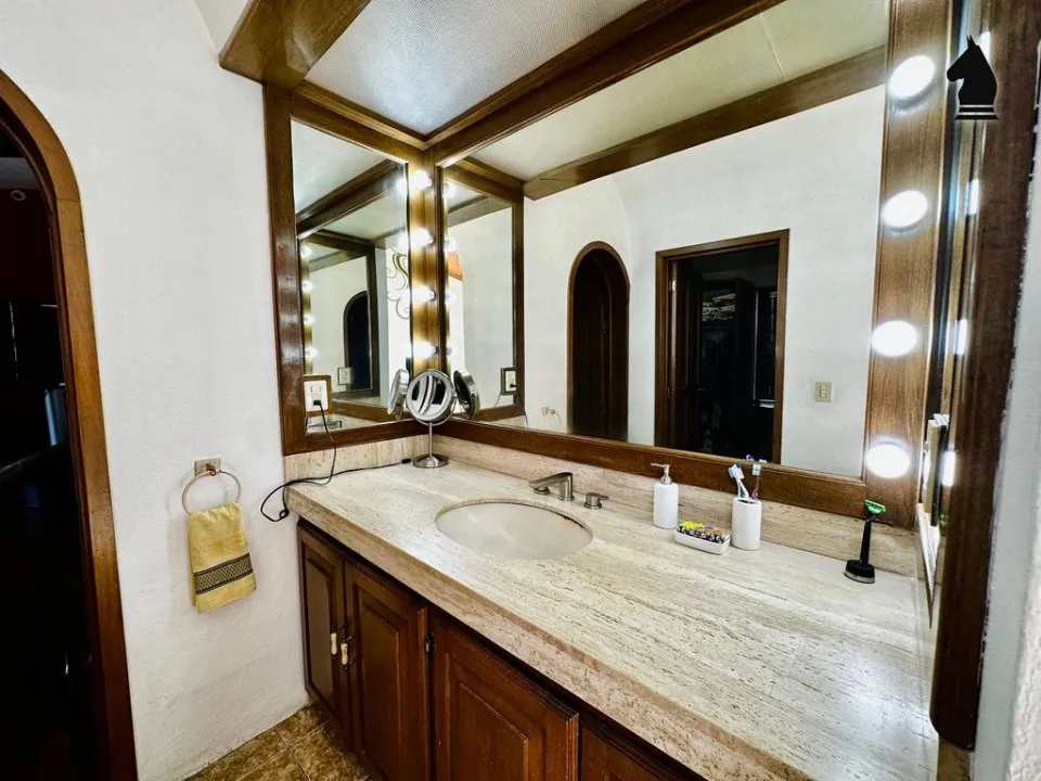 Foto 4 de Casa en venta en Avenida Manuel Ávila Camacho, Country Club, Guadalajara