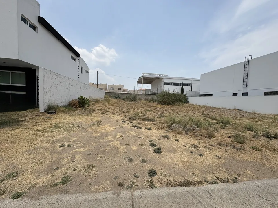 Foto 2 de Terreno en Venta Casa Fuerte Coto Muralla
