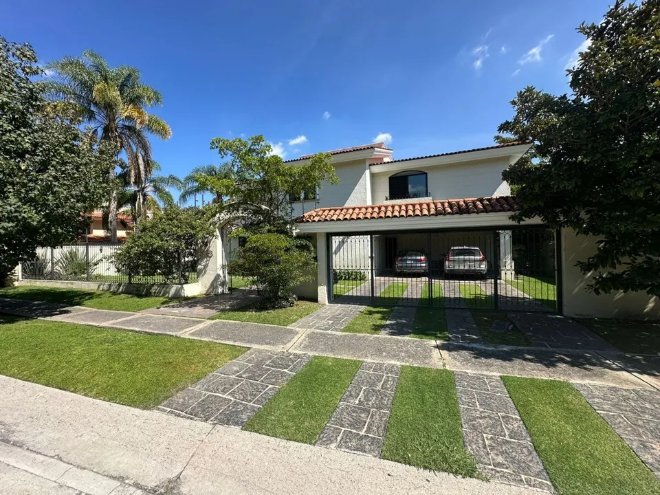 Foto 2 de Casa en Venta en el Palomar, Tlajomulco de Zúñiga