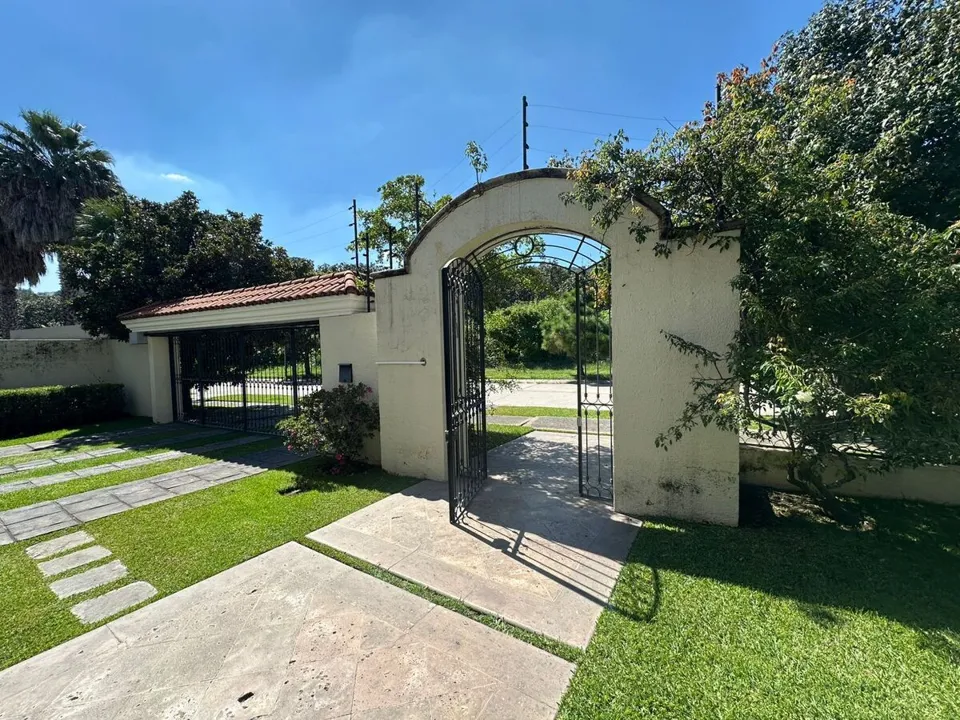 Foto 3 de Casa en Venta en el Palomar, Tlajomulco de Zúñiga