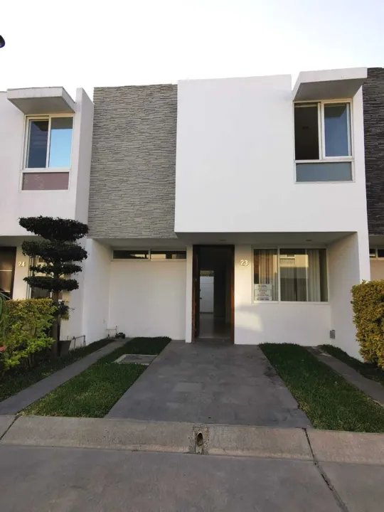 Casa en Renta Santa Ana Tepetitlán - Coto Abedul