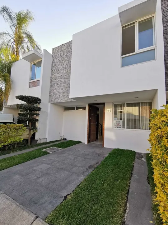 Foto 2 de Casa en Renta Santa Ana Tepetitlán - Coto Abedul