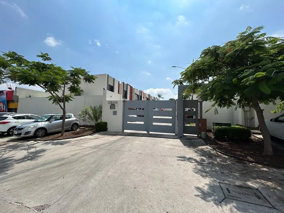 Casa en Condominio en Venta, Fracc. Vista Sur, Tlajomulco
