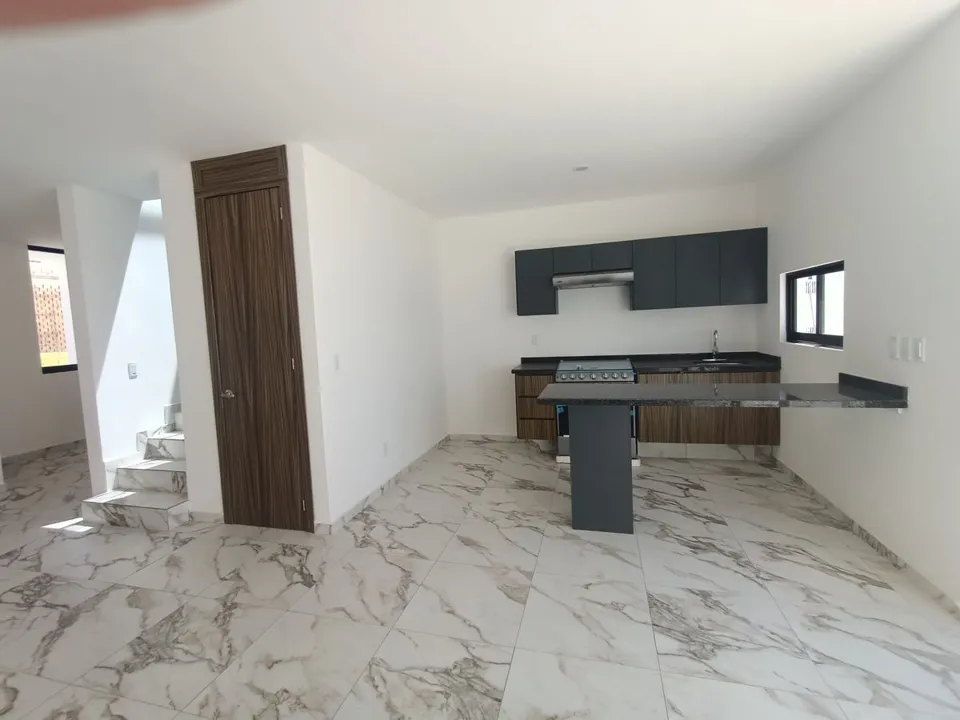 Foto 9 de Casa en Zimalta  Estudio con baño completo en planta baja
