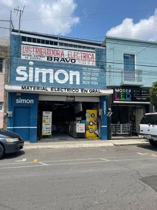 Bodega Comercial en venta en Calle Andrés Terán, Santa Teresita, Guadalajara