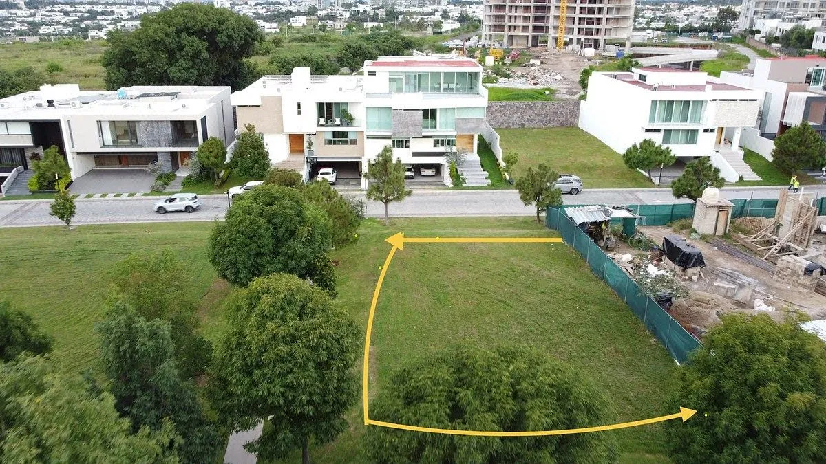 Foto 2 de Se vende terreno en Puerta Las Lomas Coto Lagos, con hermoso parque andador.