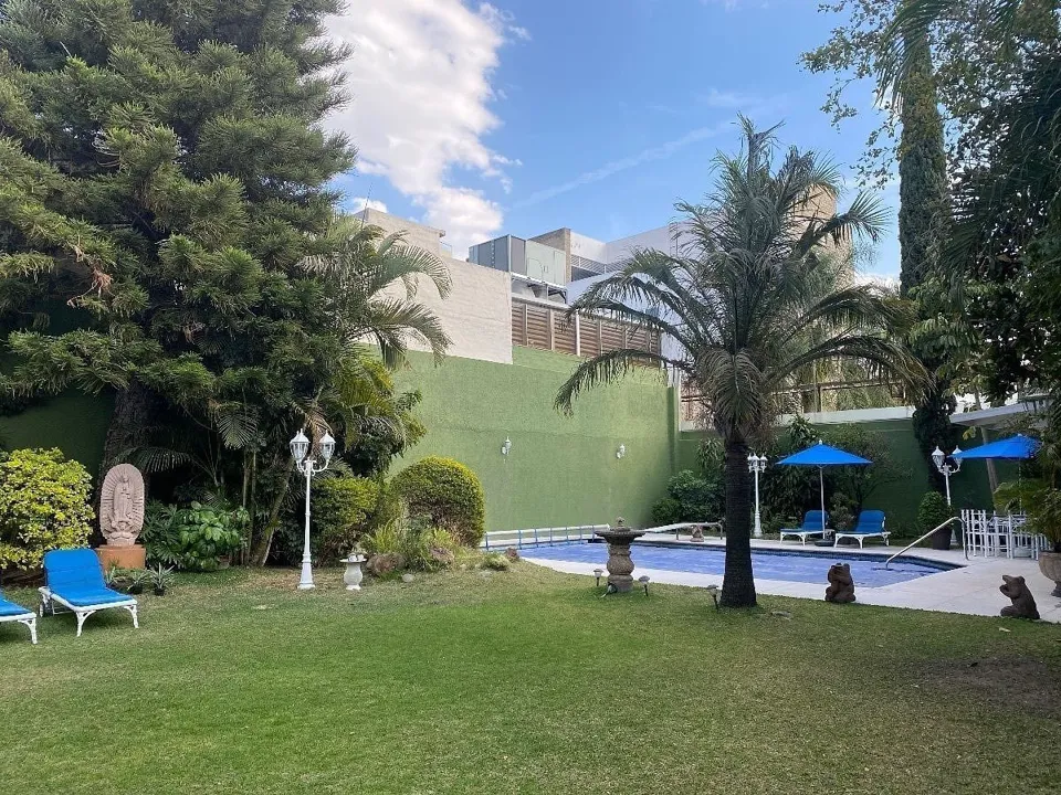 Casa en Venta en Ciudad del Sol  en Zapopan y alberca