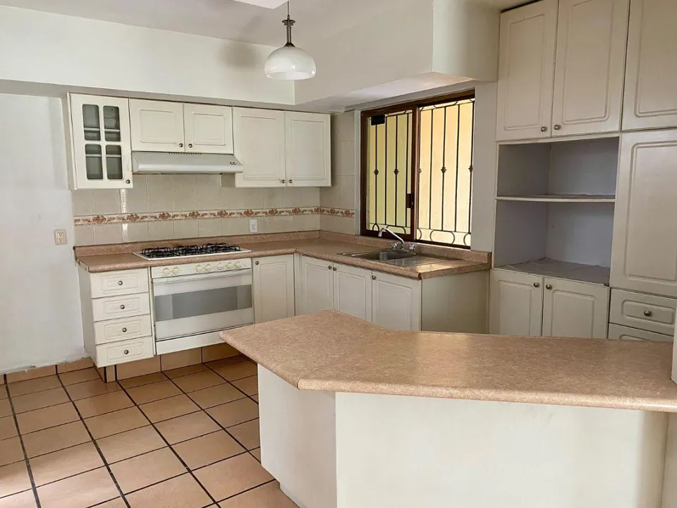Foto 2 de Se Renta Cómoda Casa en Jardines de La Patria