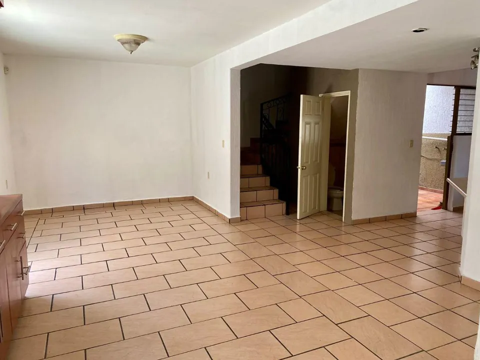 Foto 3 de Se Renta Cómoda Casa en Jardines de La Patria
