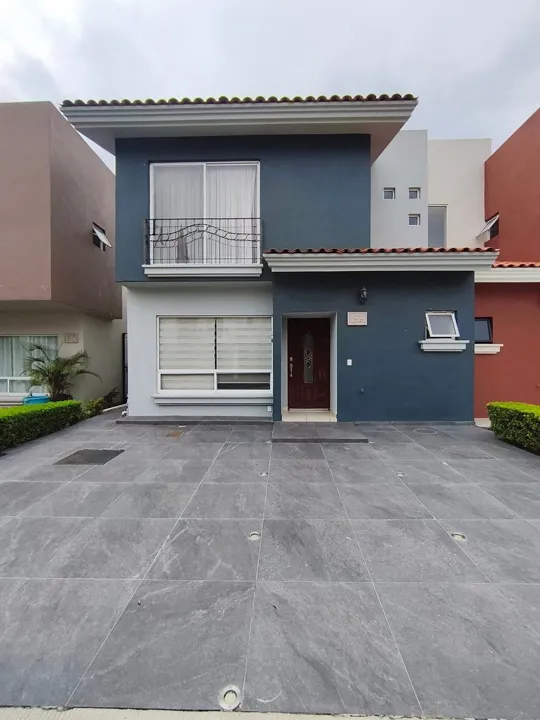 CASA EN VENTA-LOS MANZANOS