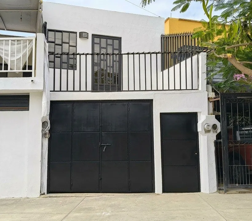CASA EN VENTA  DE 4 RECAMARAS EN VILLA FONTANA