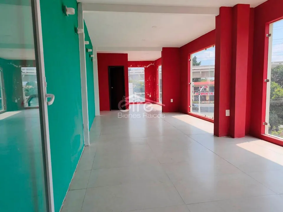 Foto 6 de Edificio comercial en venta sobre Av. Enrique Díaz de León