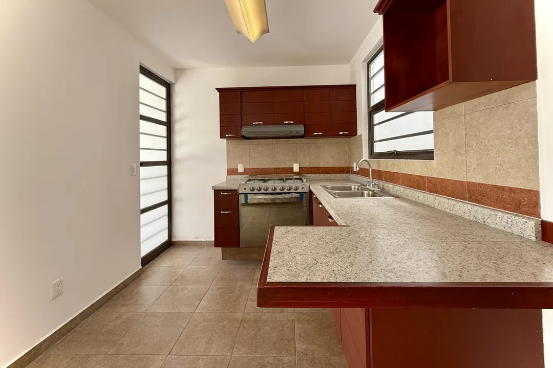 Foto 7 de Cerca Plaza Patria, 3 niveles, 167 M2 construcción, 3 rec., 3.5 baños, 1 auto