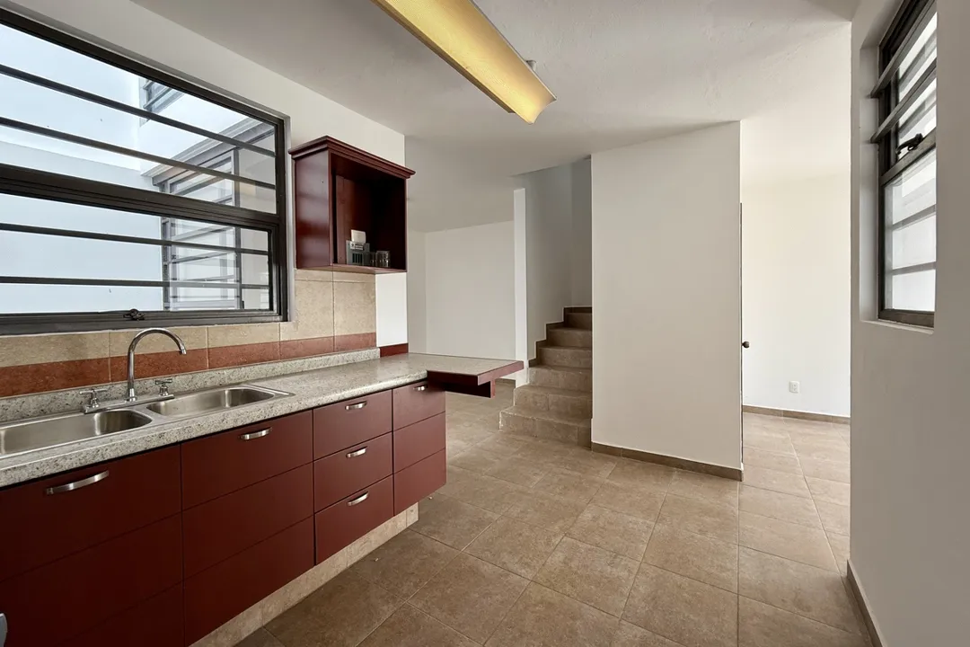 Foto 9 de Cerca Plaza Patria, 3 niveles, 167 M2 construcción, 3 rec., 3.5 baños, 1 auto