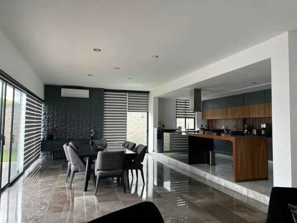 Foto 2 de Casa Exclusiva en El Bajío, Zapopan | 350 m² de Terreno, 520 m² Construidos