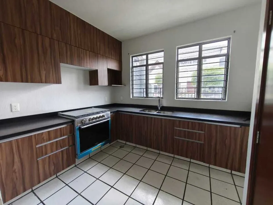 Foto 8 de CASA EN RENTA COLONIA ARCOS DE ZAPOPAN ISDEAL PARA OFICINAS