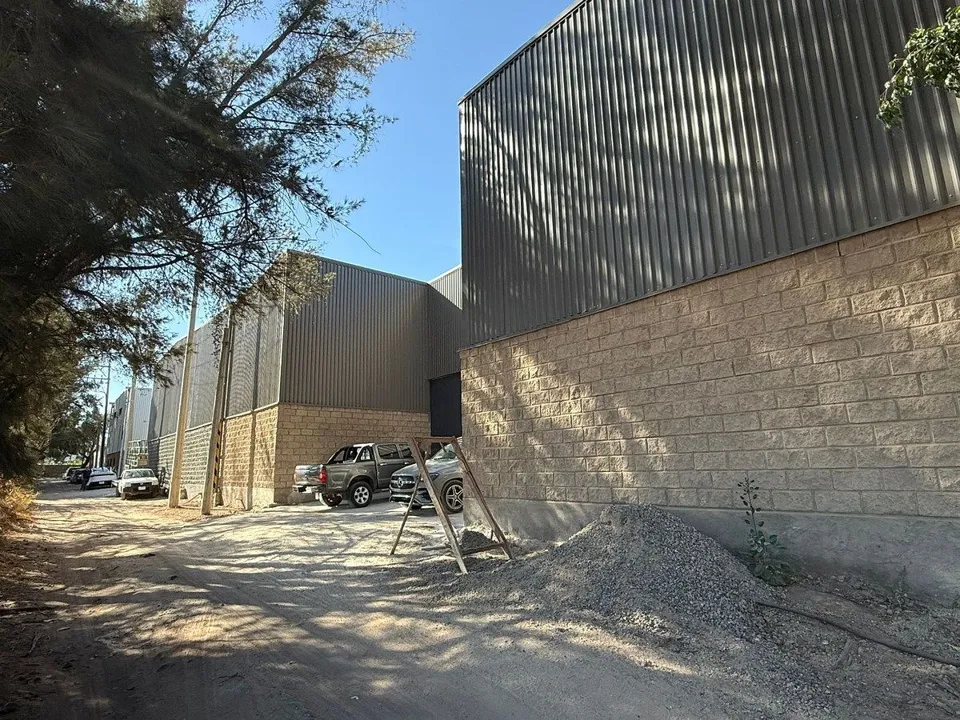Foto 2 de Bodega nueva en renta junto a Camino Real a Colima, 1,024 m2