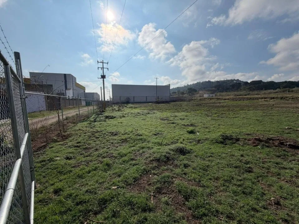 Foto 2 de Terreno en venta en Avenida de los Pinos, La Venta Del Astillero, Zapopan