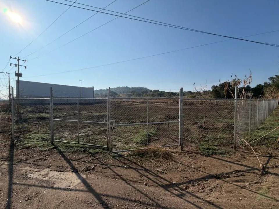 Foto 5 de Terreno en venta en Avenida de los Pinos, La Venta Del Astillero, Zapopan