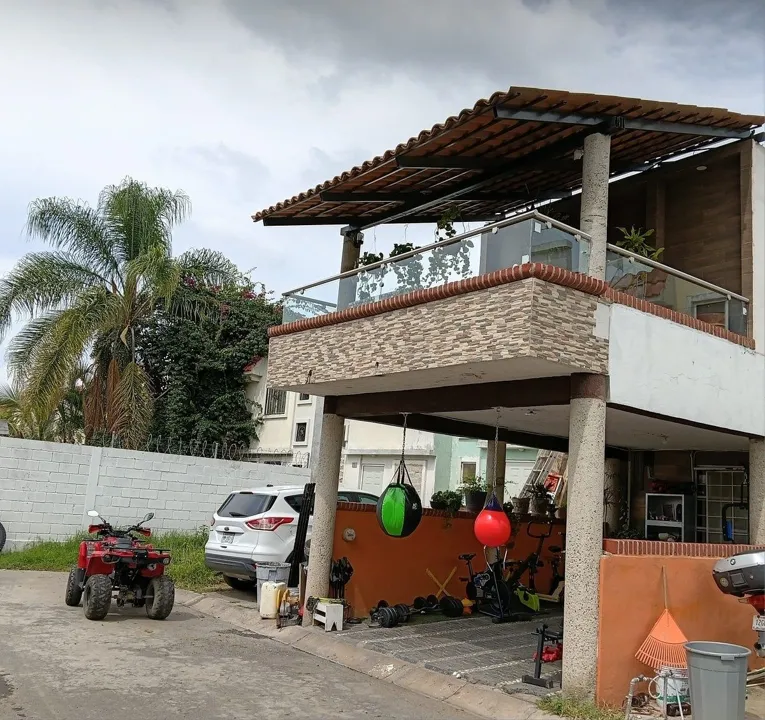 Casa En Venta En Hacienda Santa Fe, Tlajomulco.