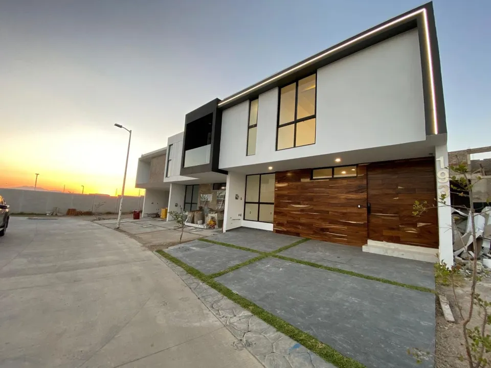 Foto 2 de Casa en venta en Valle Imperial, Zapopan