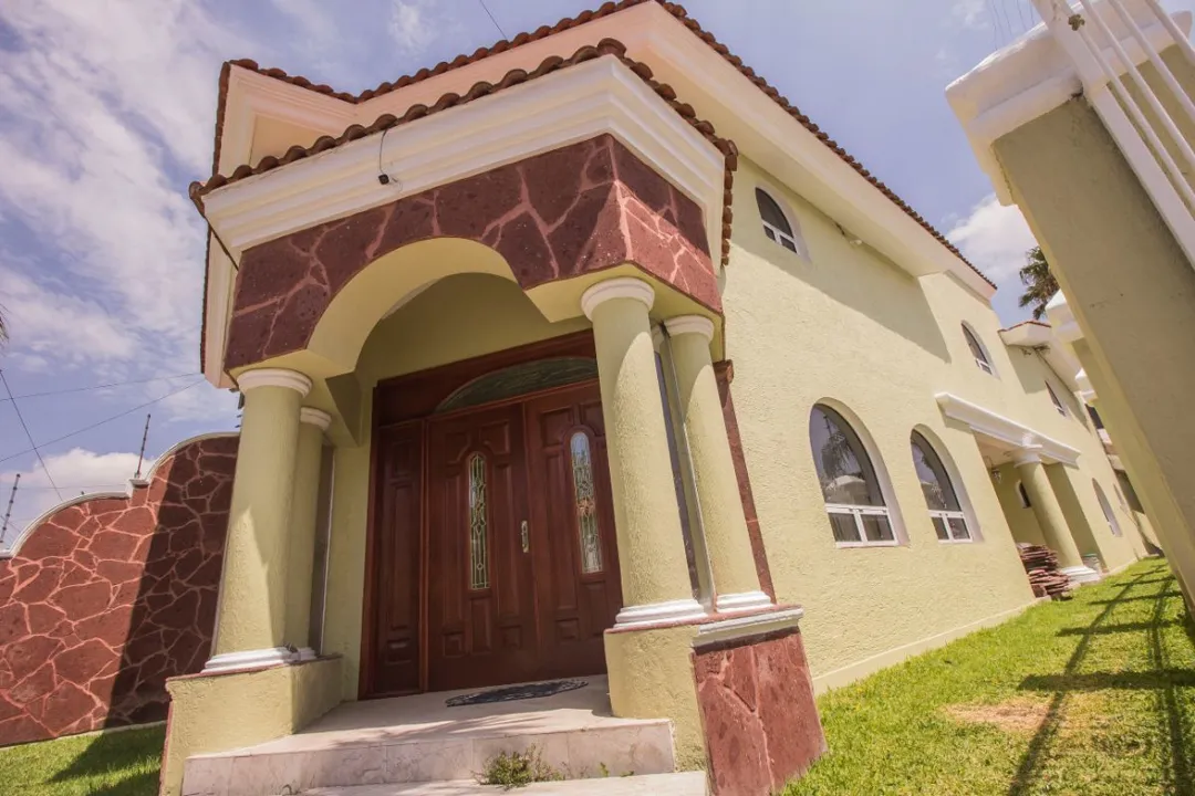 Foto 3 de Casa en Venta en La Estancia, Zapopan, Jalisco. 4 Recámaras con Baño Propio