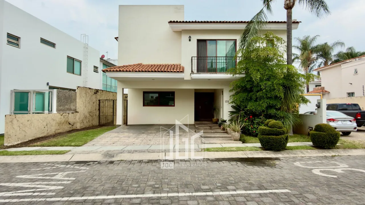 Foto 3 de Casa en venta en Duque, Jardín Real, Zapopan