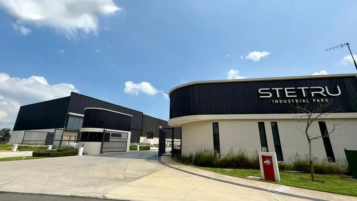 Bodegas dentro de Stetru Park, Sobre Carr. Gdl-Ameca