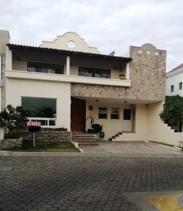 Casa en RENTA en Bugambilias - Coto Cristal