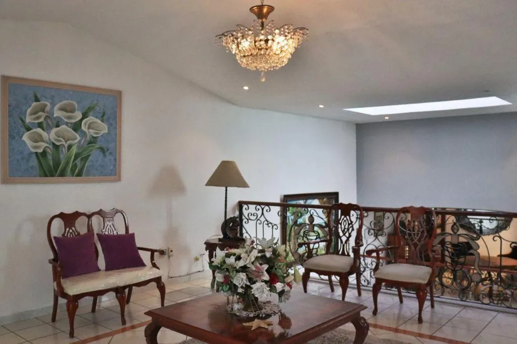 Foto 3 de Casa en venta en Avenida Moctezuma, Ciudad del Sol, Zapopan