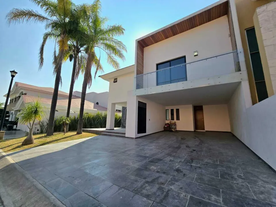 Foto 2 de Residencia en Venta en Virreyes: Lujo, Amplitud y un Oasis Privado