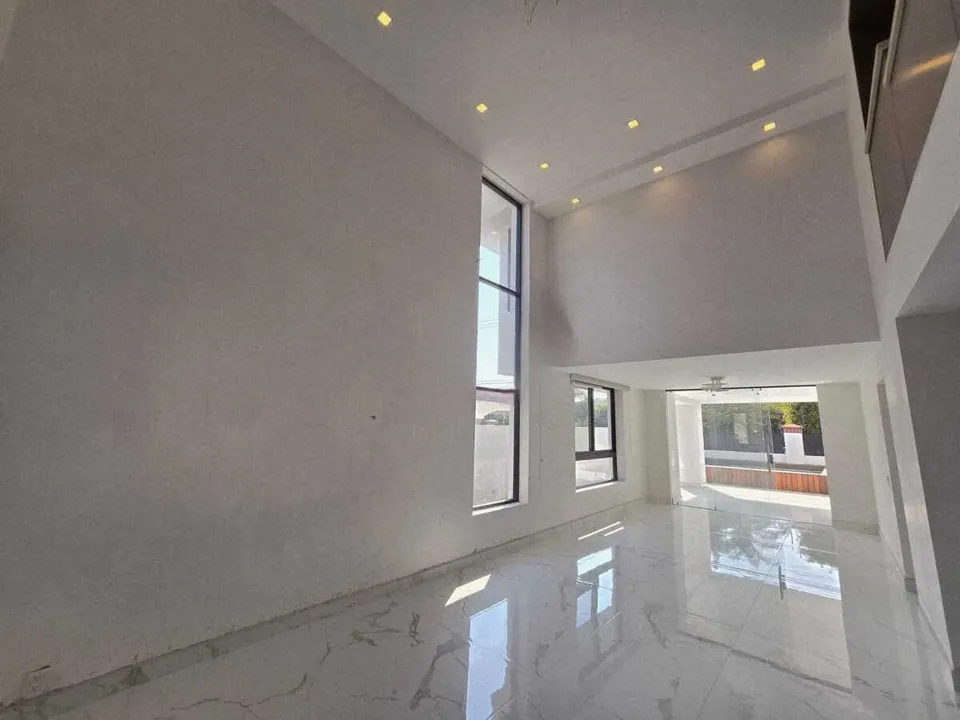 Foto 3 de Residencia en Venta en Virreyes: Lujo, Amplitud y un Oasis Privado