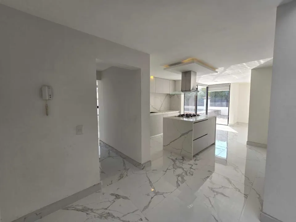 Foto 8 de Residencia en Venta en Virreyes: Lujo, Amplitud y un Oasis Privado