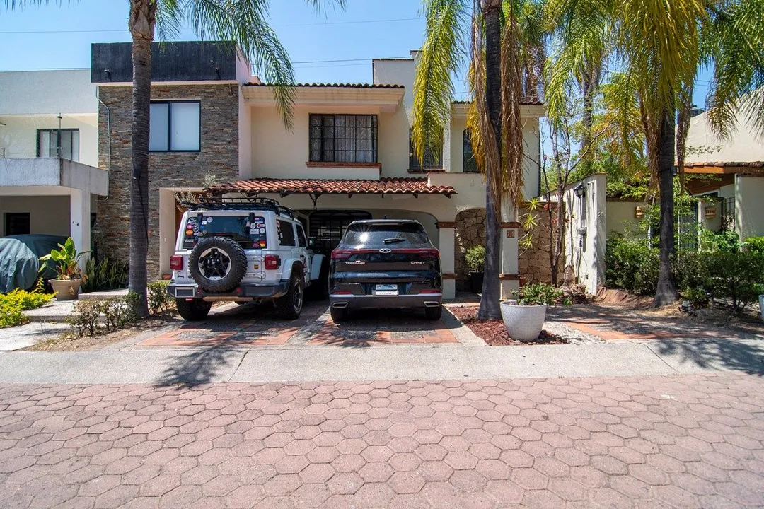 Foto 2 de Casa en Venta en Condominio York, Zapopan
